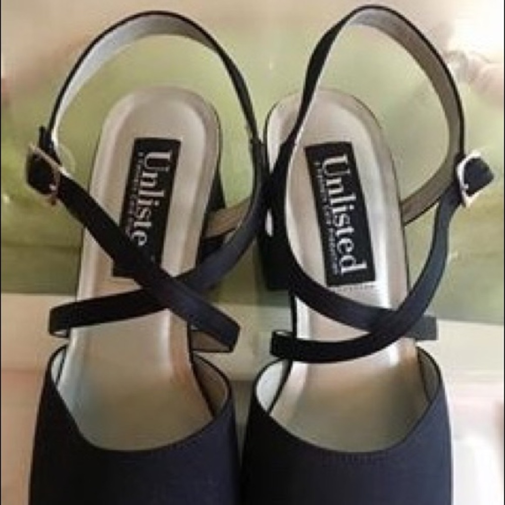 Womens Kenneth Cole Unlisted Navy Blue Satin Shoes